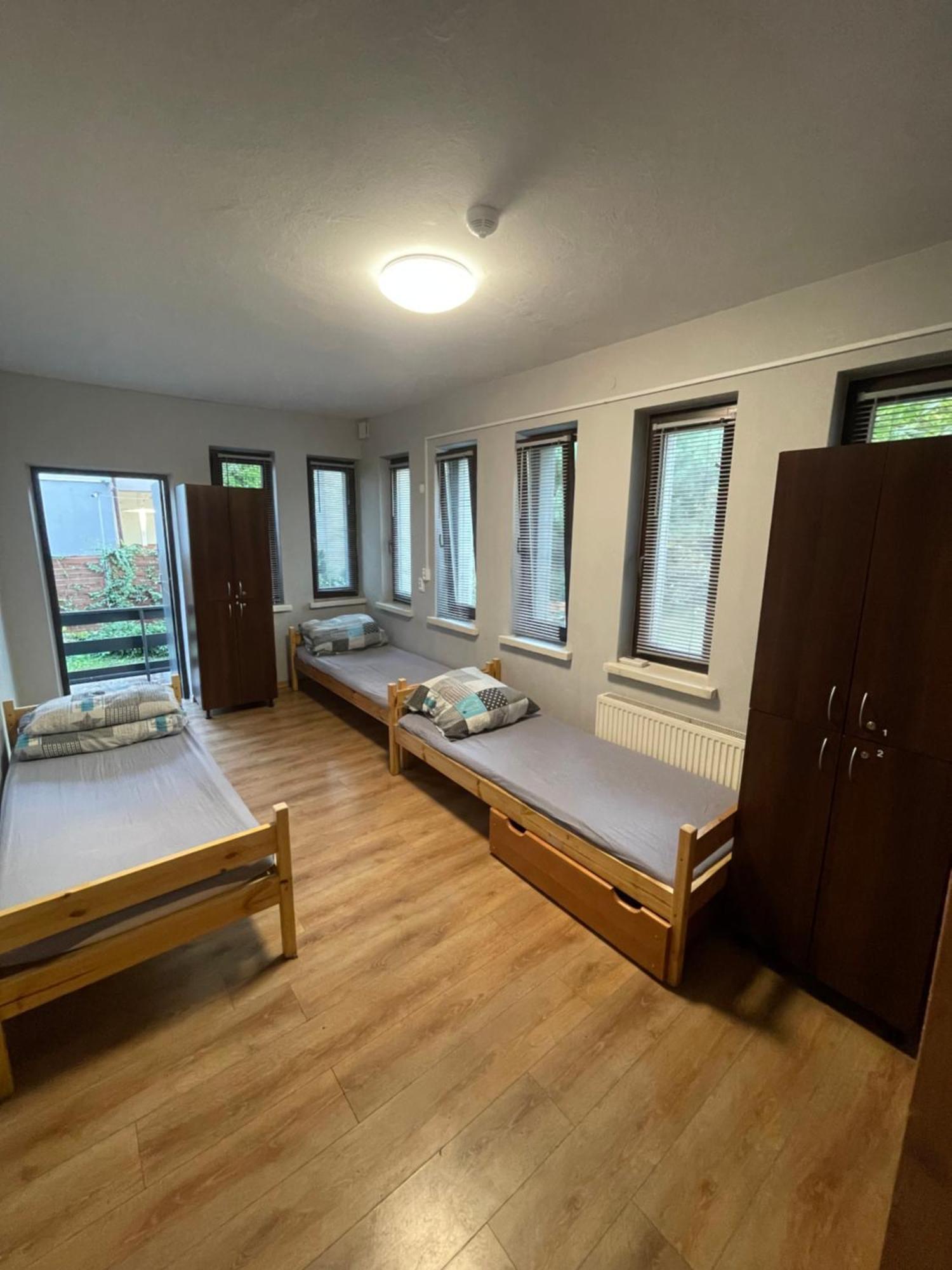 Hostel Dom U Dorogi Ozarow Mazowiecki Zewnętrze zdjęcie